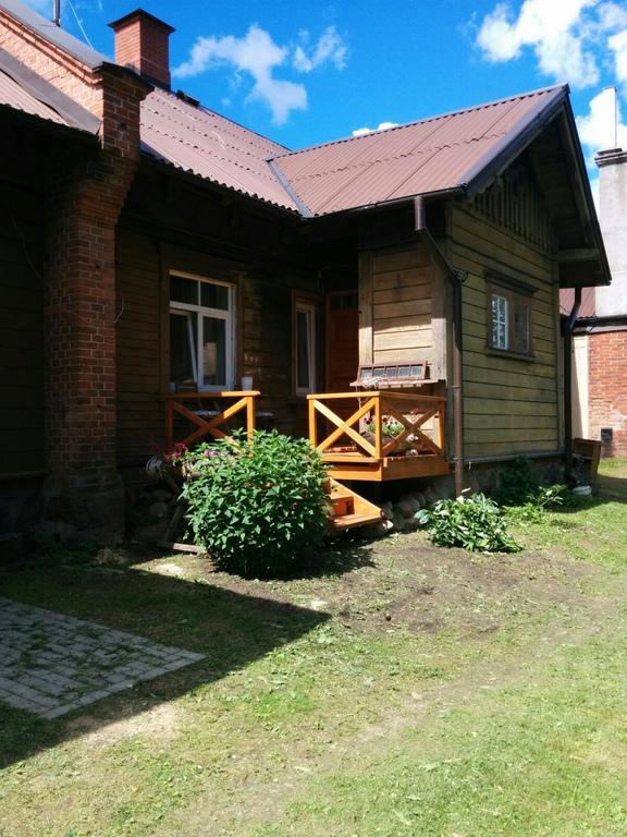 Hotel Viesu Nams Vilhelmine à Līgatne Extérieur photo